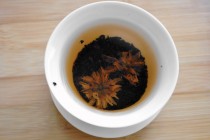 Two blossoms in gaiwan