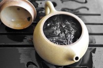 Oolong Mini Cake in Teapot